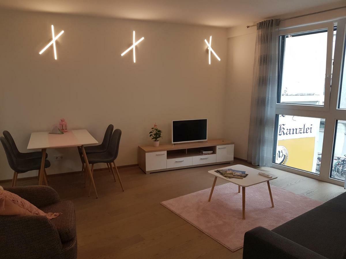 Central Family-Friendly Apt In Відень Екстер'єр фото